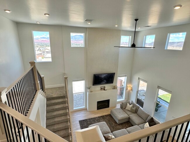 Building Photo - 655 S Lesina Hts Dr