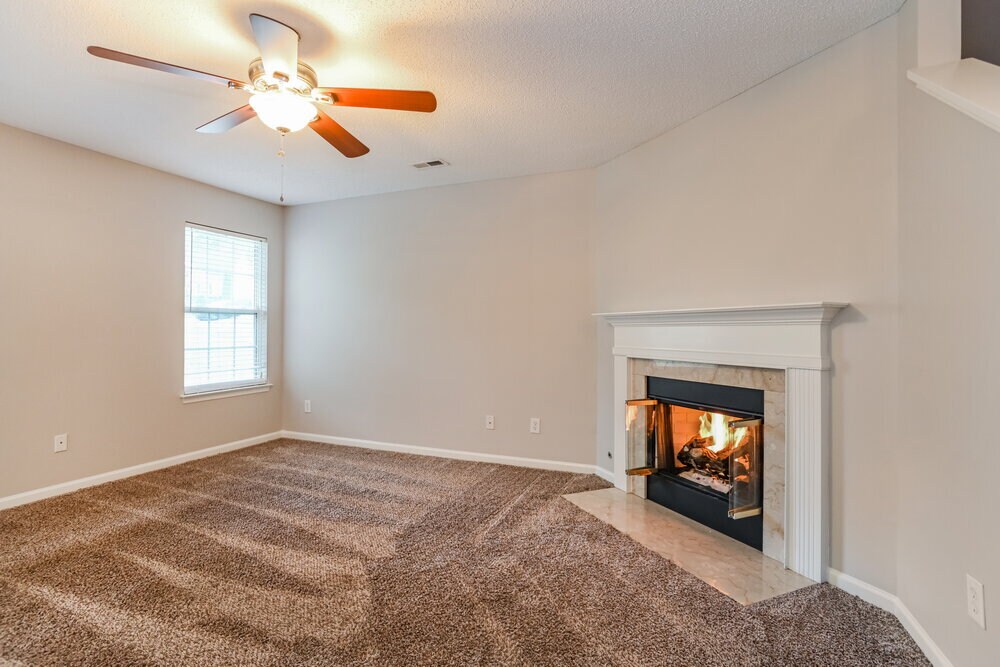 Building Photo - 9361 Golden Pond Dr