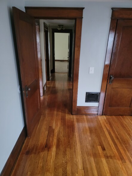 Building Photo - 111 N Phetteplace St