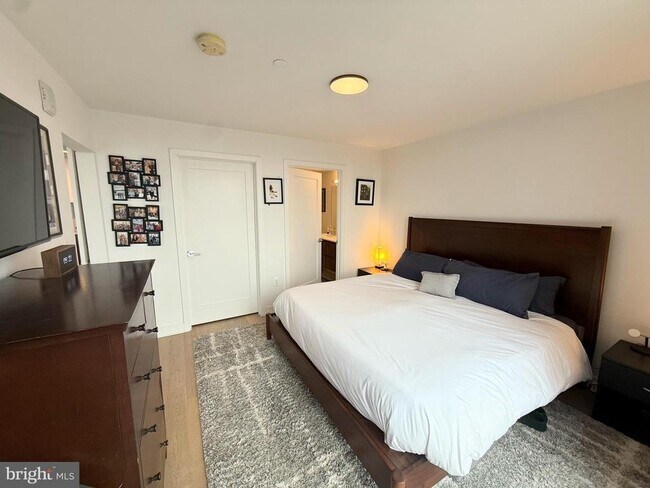 Building Photo - 37 L St SE