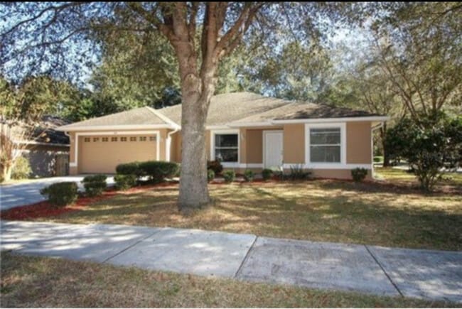 Building Photo - 305 Garden Oak Ct