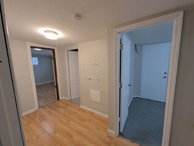 Building Photo - Spanish Lake Stunner