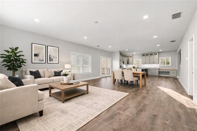 Building Photo - 450 Oliver Ridge Dr