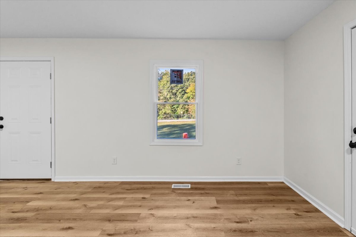 Building Photo - 718 Miles St