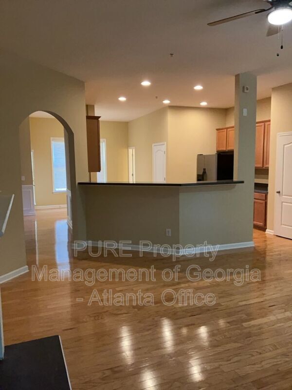 Building Photo - 1555 River Park Blvd
