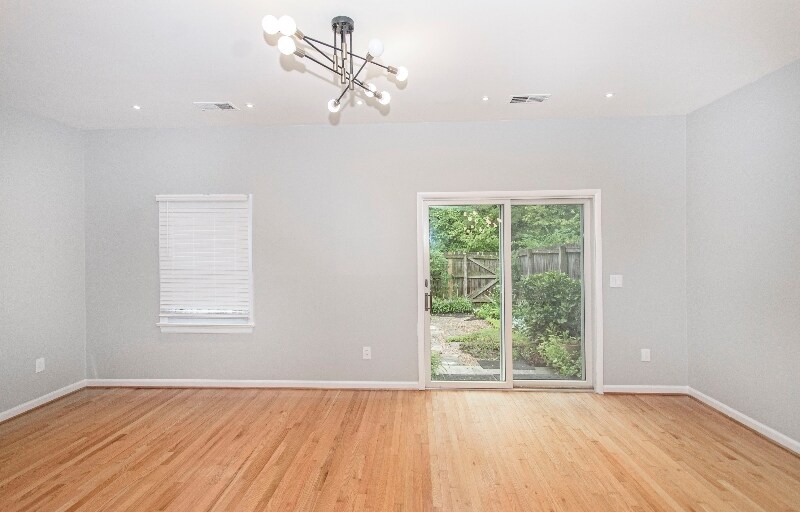 Building Photo - 118 Camelot Ct