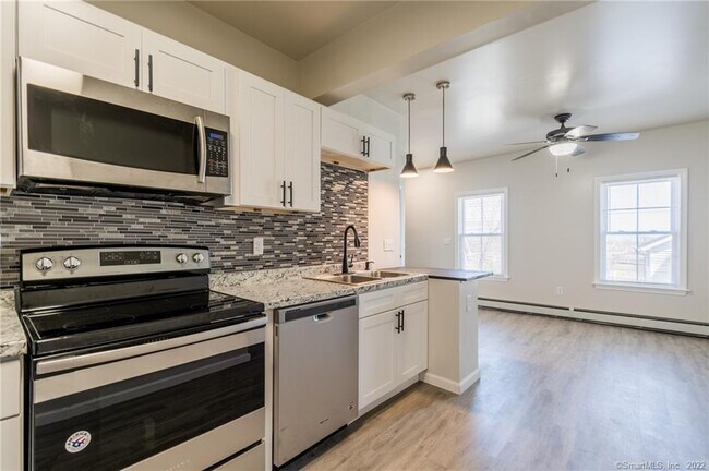 Building Photo - 31 Willetts Ave