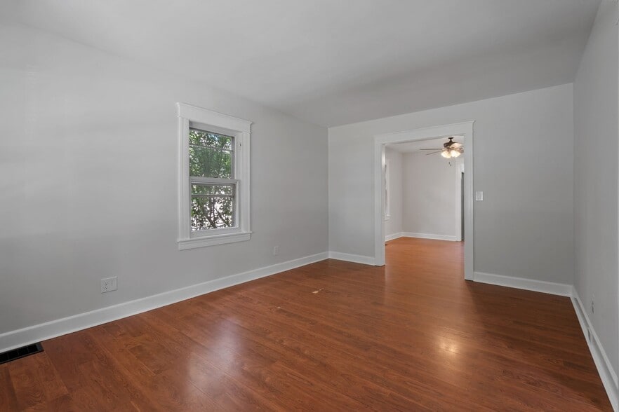 Building Photo - 114 Linderman Ave