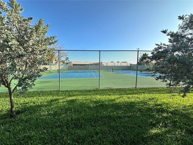 Building Photo - 10425 SW 112th Ave