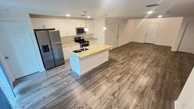 Building Photo - INCREDIBLE, BRAND NEW 4 Bedroom, 2 Bathroom Home in Palm Bay!!