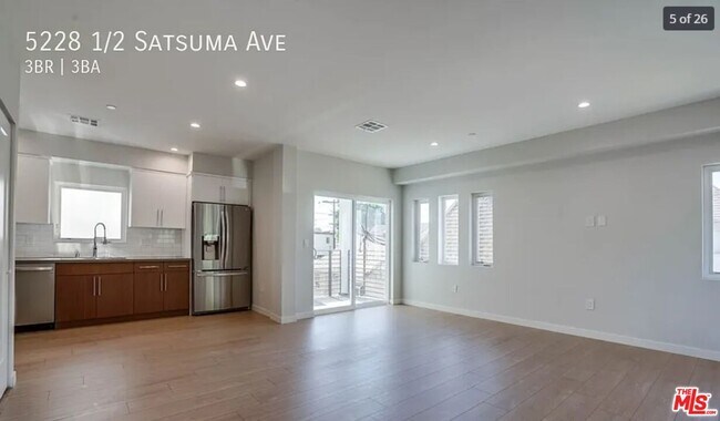 Building Photo - 5228 Satsuma Ave