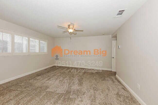 Building Photo - 2877 Sandberg St