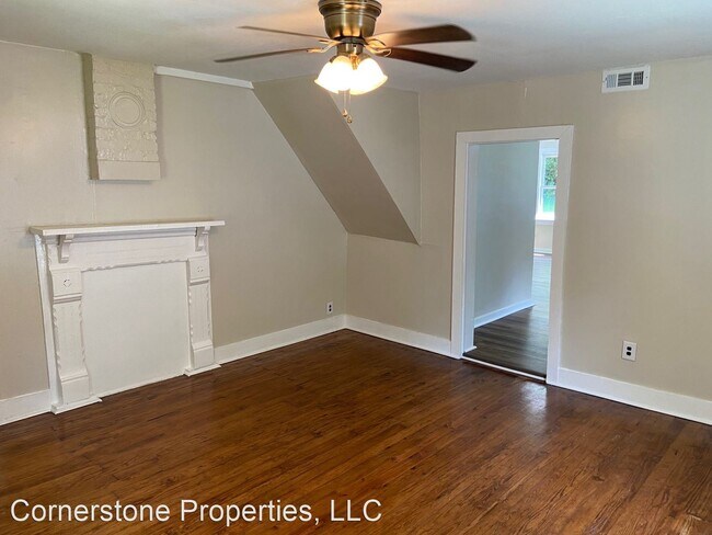 Building Photo - 3 br, 1 bath House - 304 Rainey St