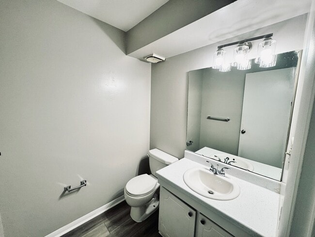 Building Photo - 1208 Schaub Dr