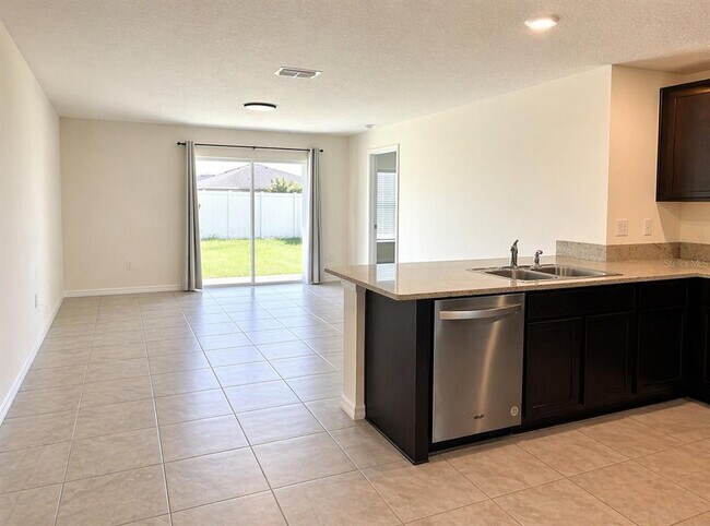 Building Photo - 16511 Mosaic Oar Dr