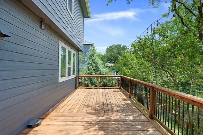 Building Photo - 8902 Magna Carta Loop