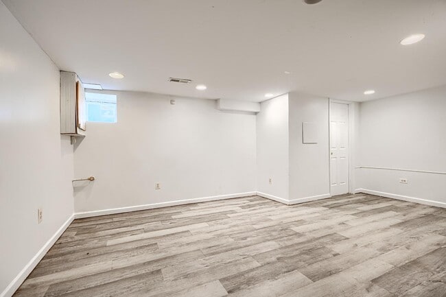 Building Photo - 2716 N Longwood St
