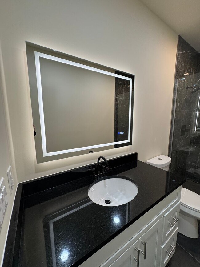 Building Photo - New 3 bed, 3.5 bath home across the Street from Meharry.  Modern upgraded kitchen and bathrooms. ...