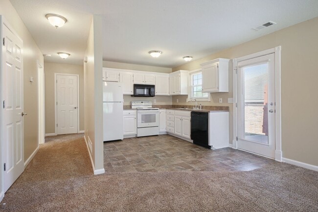 Building Photo - All one level, all electric Duplex in Oak ...
