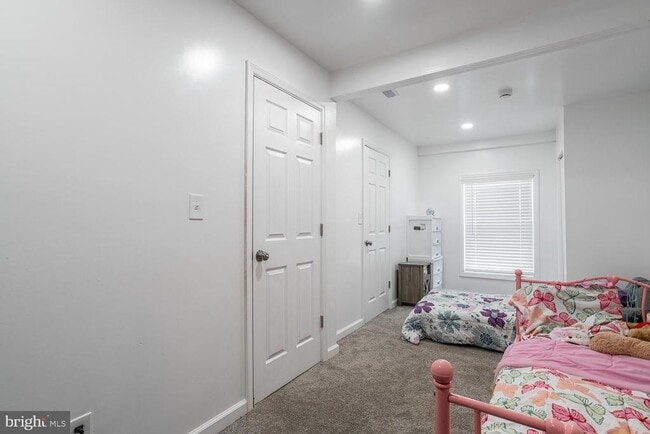 Building Photo - 8 Dickenson Dr