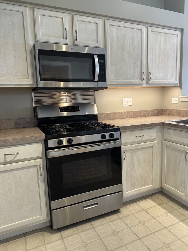 Building Photo - 4313 Dillon St