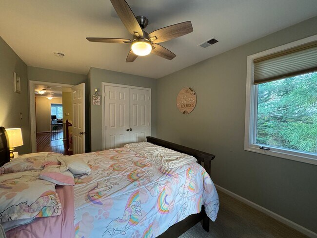 Building Photo - Fantastic 5 Bed 5.5 Bath Single Family Hom...