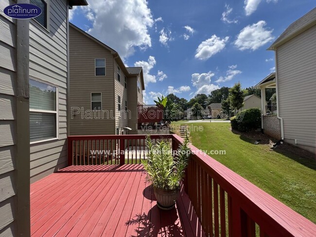 Building Photo - 3080 Whitfield Ave