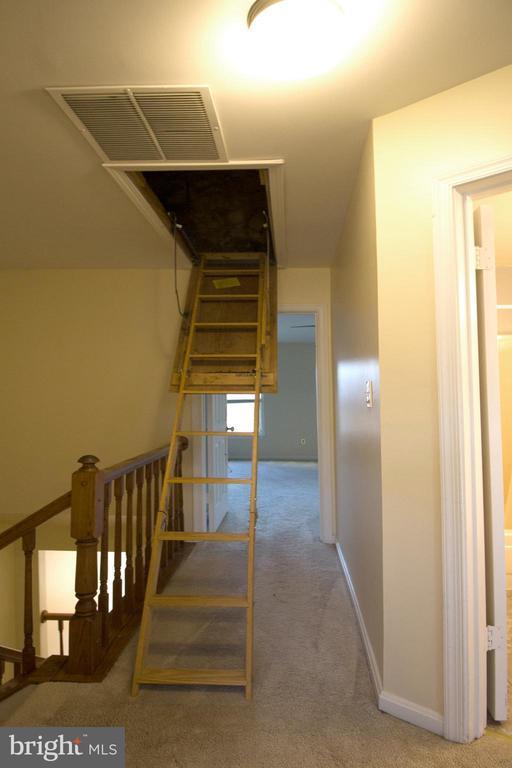 Building Photo - 5339 Buxton Ct