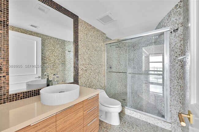 Building Photo - 3370 Hidden Bay Dr