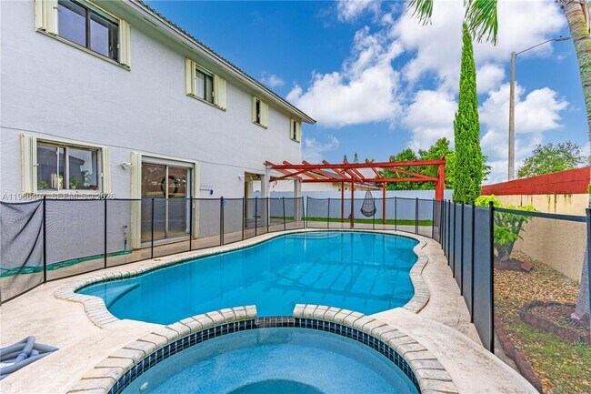 Building Photo - 14011 SW 156th Terrace