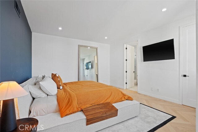 Building Photo - 17437 Oak Creek Ct