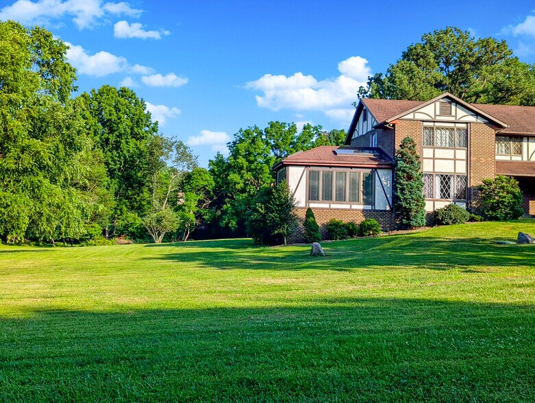 Building Photo - 6636 Isle of Skye Dr