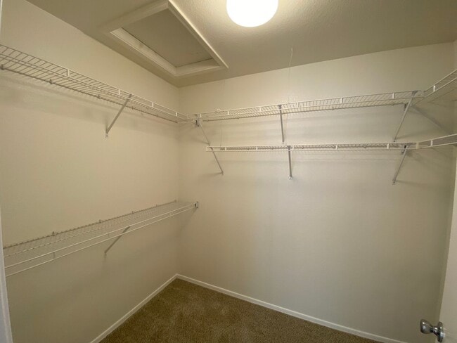 Building Photo - Sun City Summerlin - 55+ Community. Rare 2-bedroom