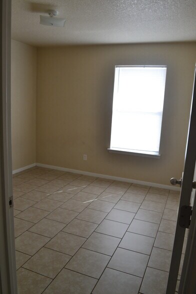 Bedroom #1 - 220 Ryan Cir Apt B