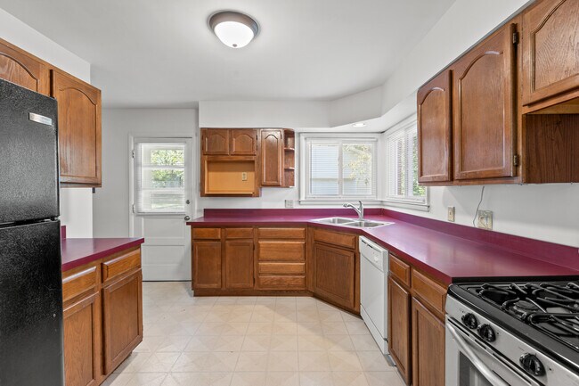 Building Photo - 2057 Heather Way