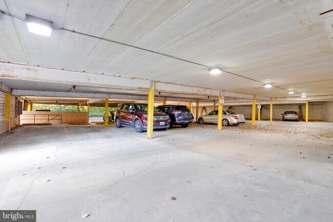 Building Photo - 2100 Washington Ave