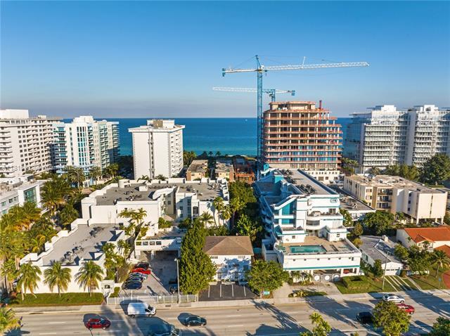 Building Photo - 9165 Harding Ave