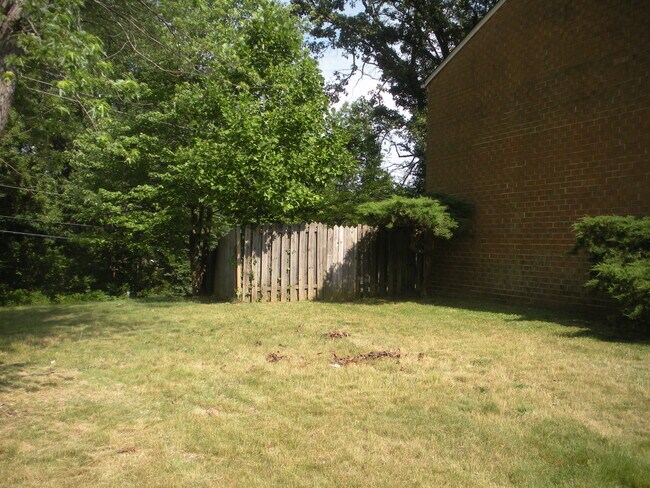Building Photo - 79 Chestnut Dr