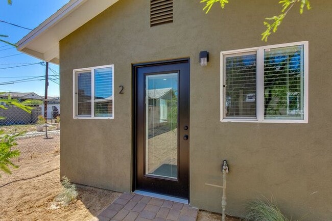 Building Photo - 2bedroom Casita