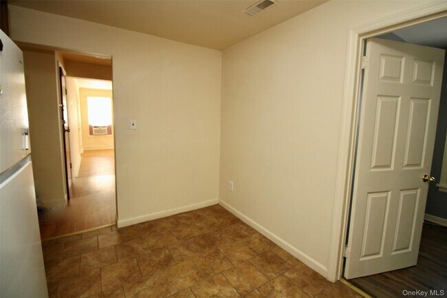 Building Photo - 160 Orange Turnpike