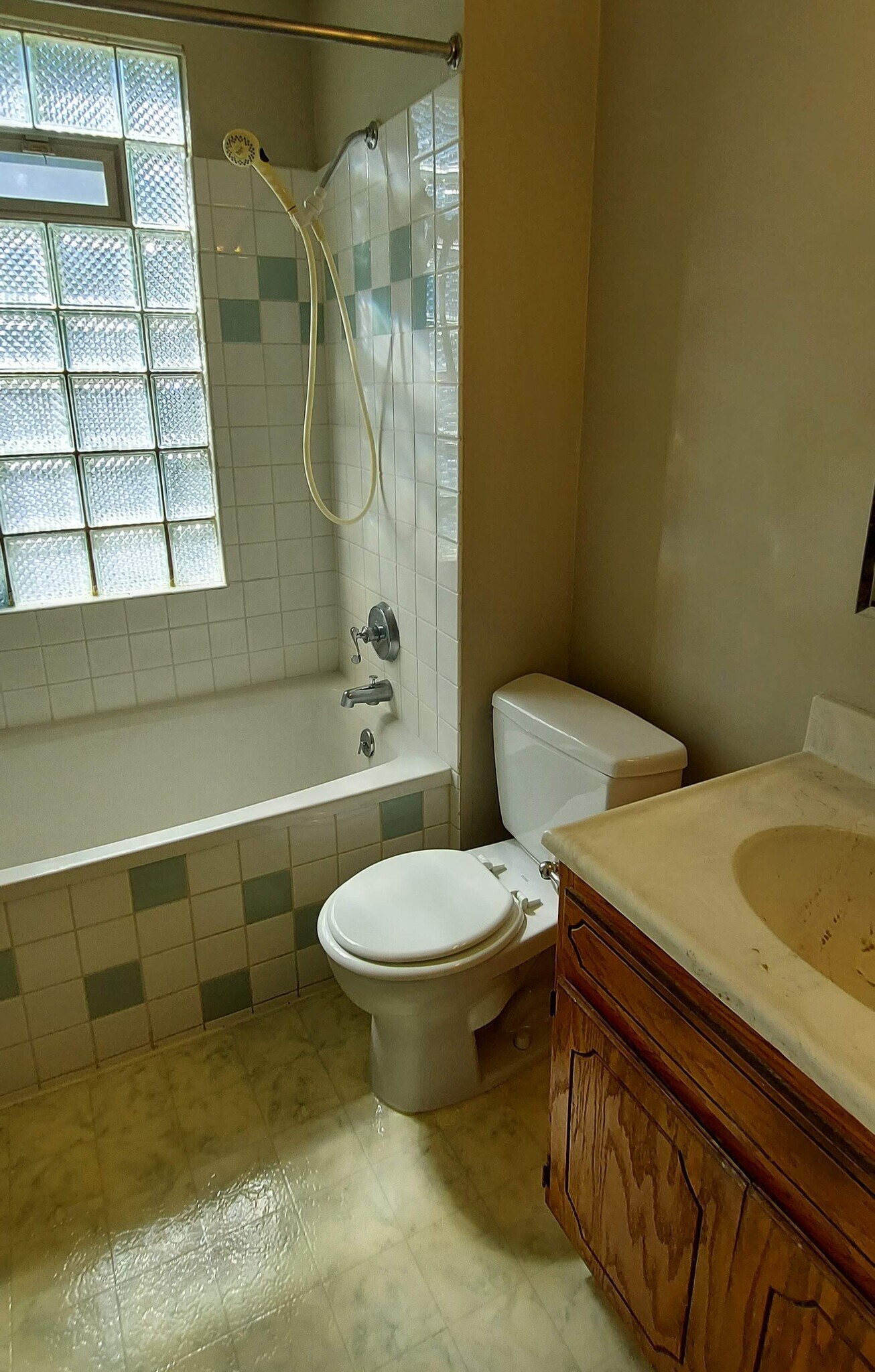 Bathroom - 2024 Grand Ave S