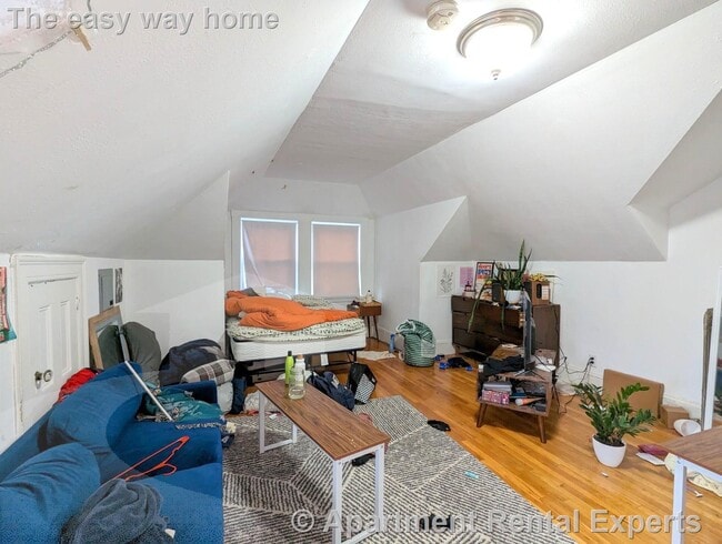 Building Photo - 44 Central St