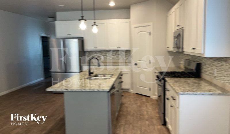 Building Photo - 16716 Doyle Dr