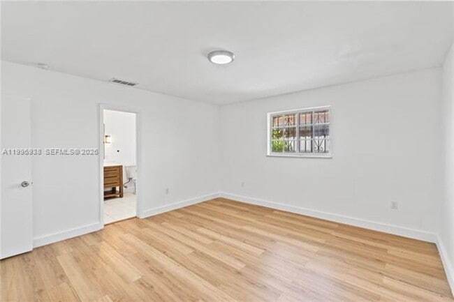 Building Photo - 361 E 39th St