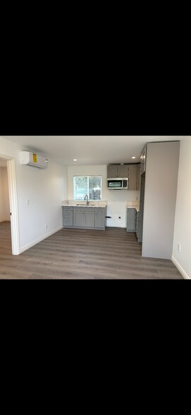 Building Photo - 417 Camino Real St