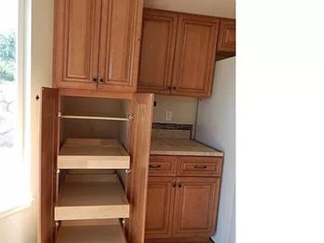 Building Photo - Amazing Home in Desirable District 20 – No...