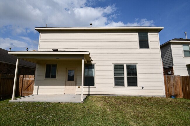 Building Photo - 20023 Linden Spruce Ln