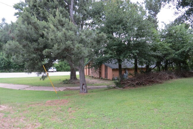 Building Photo - 3120 Montgomery Rd