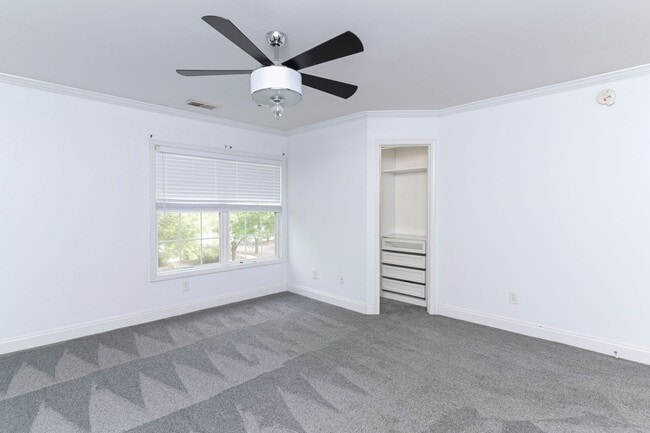 Building Photo - 302 Hampton Forest Drive
