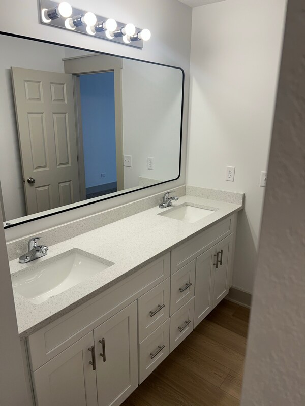 Building Photo - 430 Stewart Ct